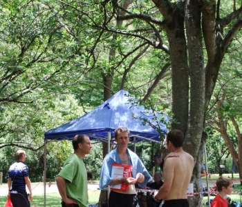 Jon talking to event organiser Nick Mulder and Ed Nicholas on day 5, 